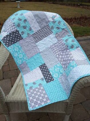 How to make your first Baby Quilt - crafts.alldaycrochet