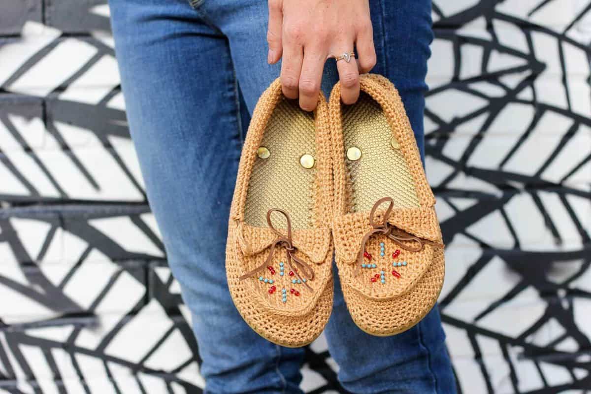 MOCCASINS – CROCHET SHOES WITH FLIP FLOP SOLES!